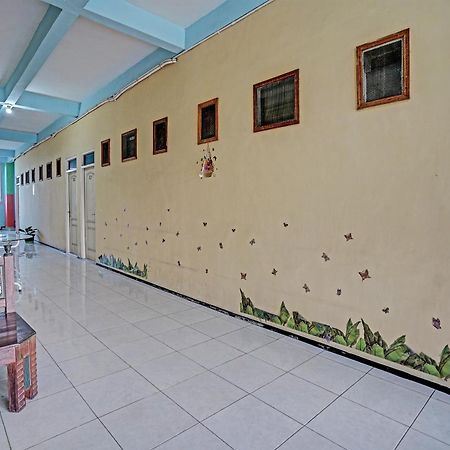 Hotel Oyo 91572 Kost Esklusif Barokah Pasuruan Exterior foto